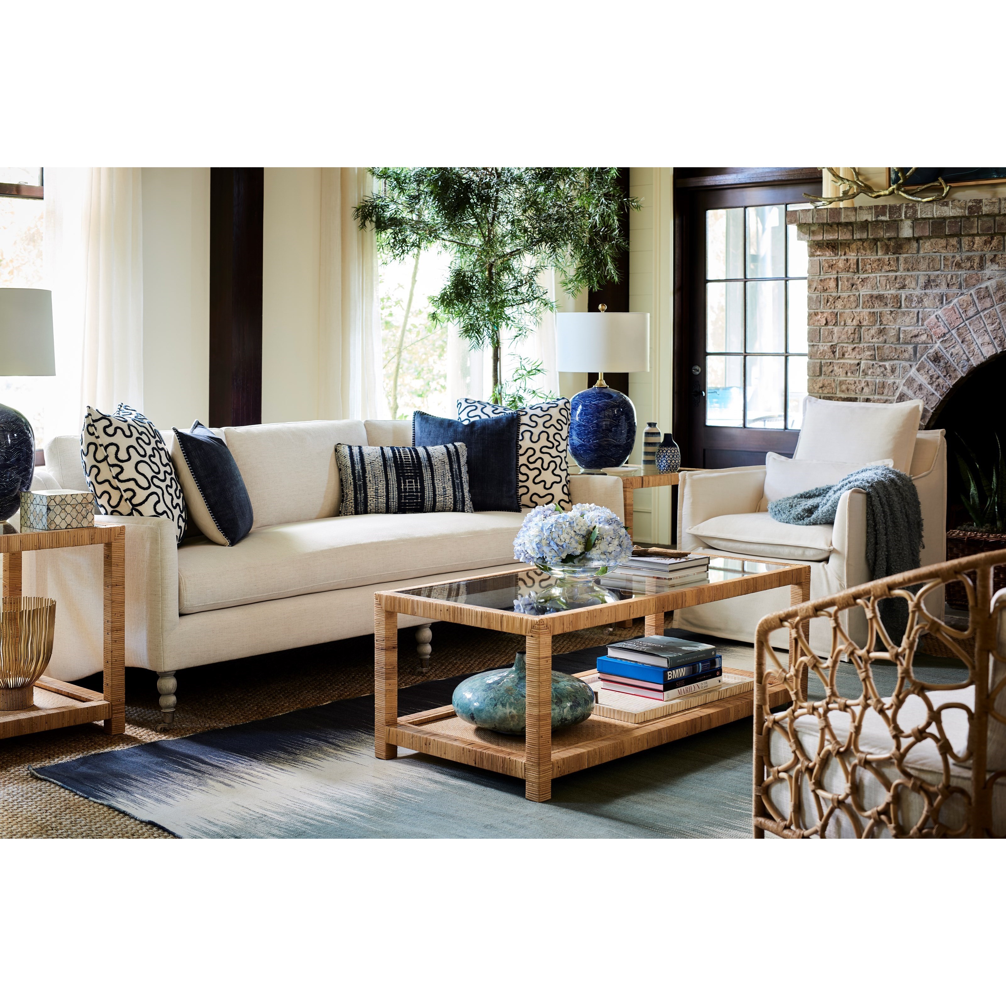 Universal Coastal Living Home Escape Siesta Key Swivel Chair